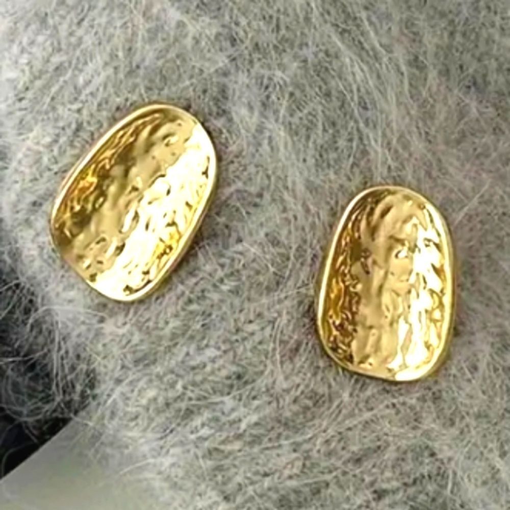 Ladies Vintage Golden Plated Earrings